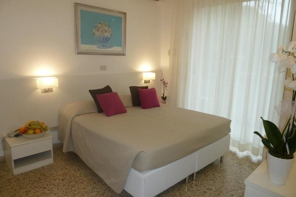 Hotel Astra Milano Marittima Extérieur photo