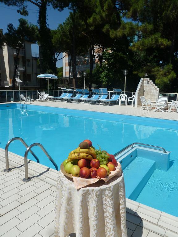 Hotel Astra Milano Marittima Extérieur photo