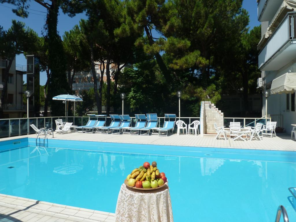 Hotel Astra Milano Marittima Extérieur photo