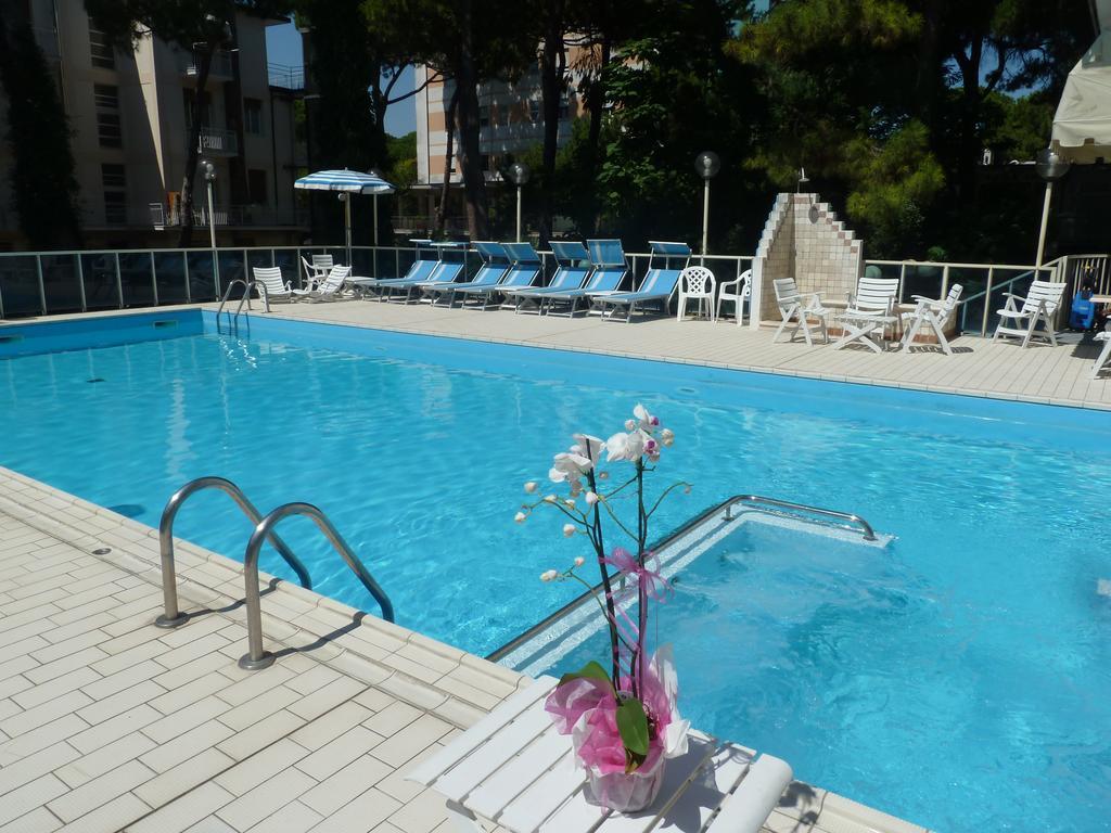Hotel Astra Milano Marittima Extérieur photo