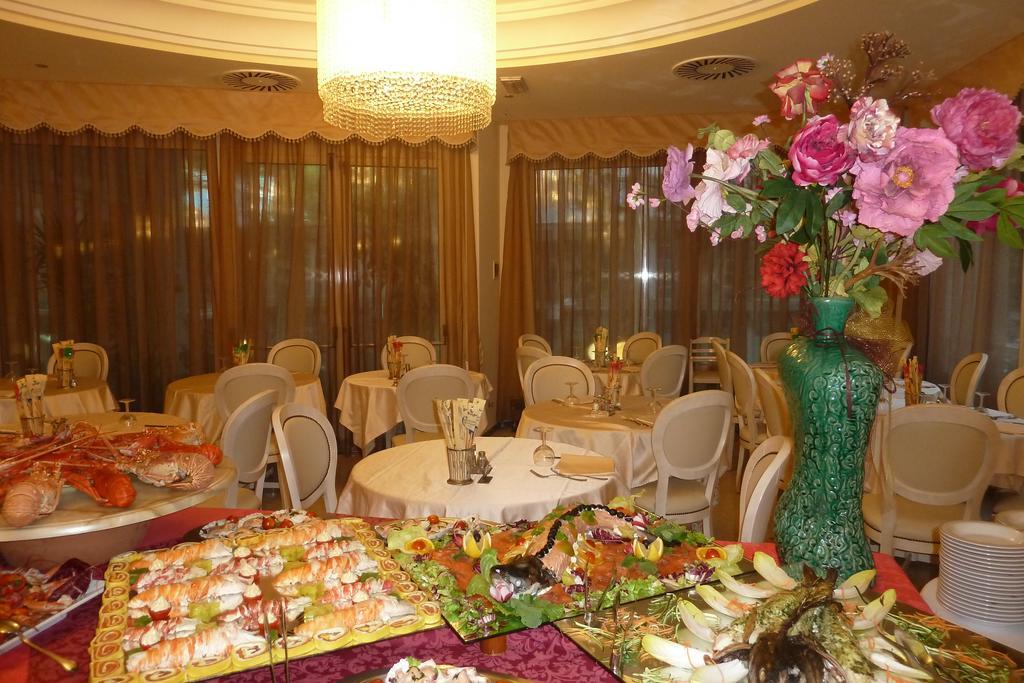 Hotel Astra Milano Marittima Extérieur photo
